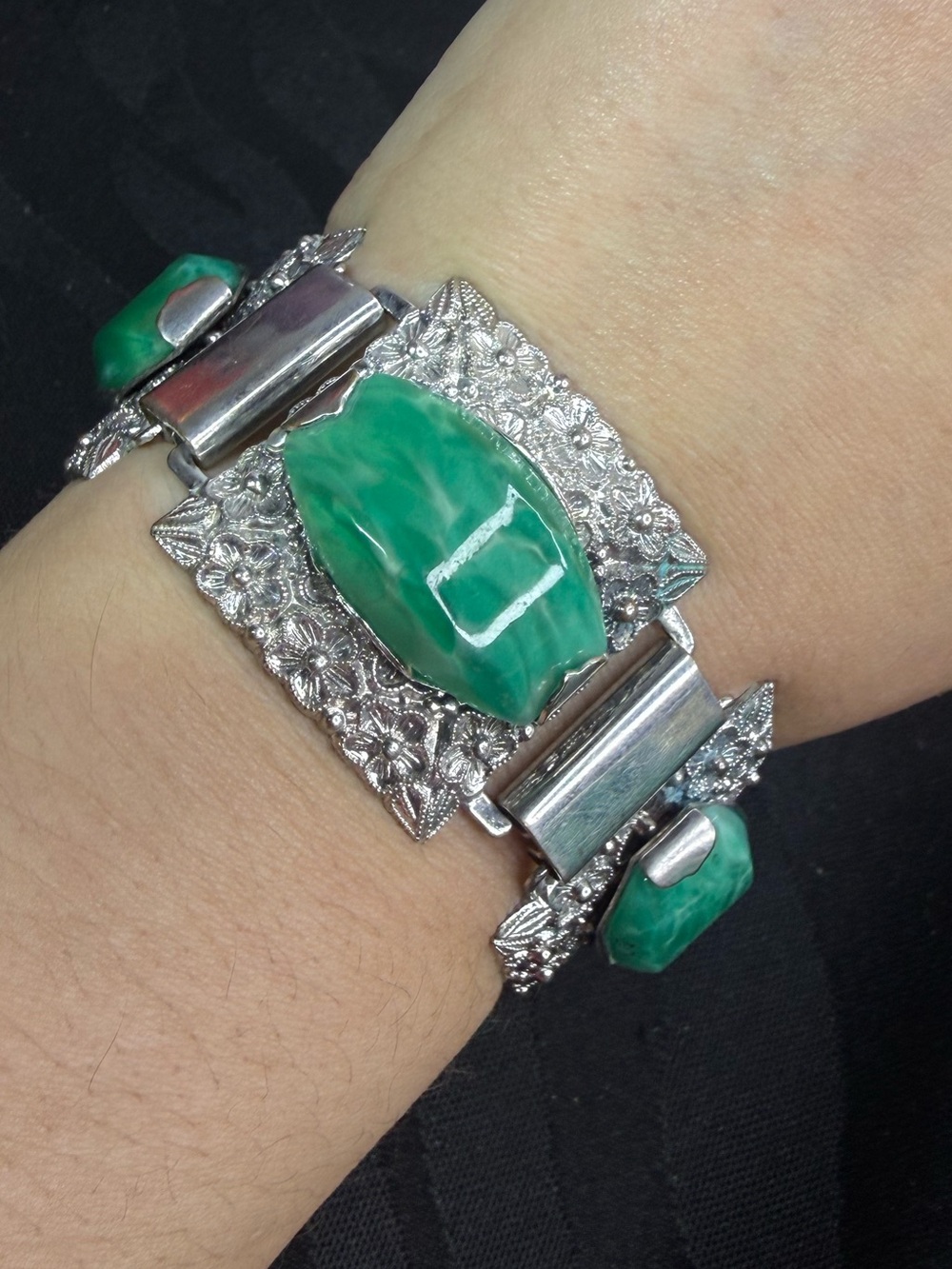 Vintage Green Silver-Tone Floral Bracelet